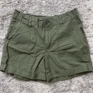 Sanctuary Olive Green Shorts With stretchy waist Woman Size Small